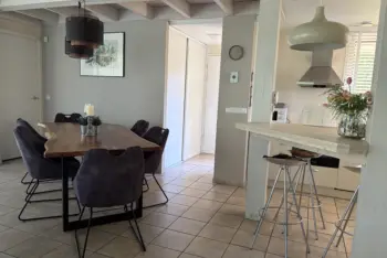 Hout9 C eettafel