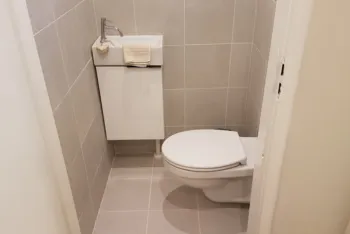 JOS132 Toilet