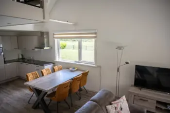 Nmr 4 Fazant eettafel en keuken