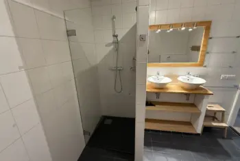 27 Badkamer Douche