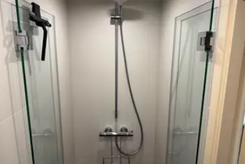 WOE084 bk douche