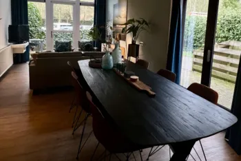 WOE088 eettafel
